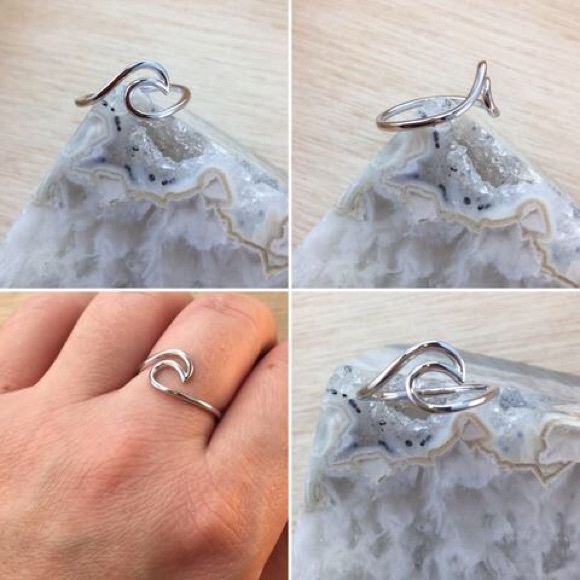 Wave Ring - Picture 3 of 5